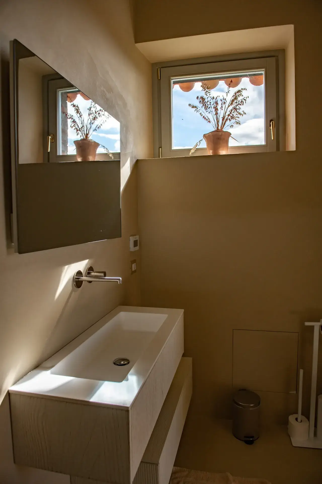 View of the spacious main bedroom at Villa Lidia